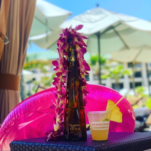 Meet your Posher, Jessica - Picture 1 of 2